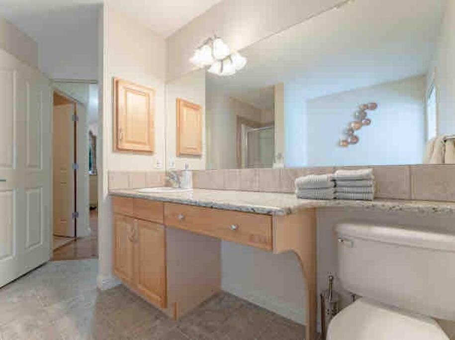 Villa 2500 Sq House In Springbank Hill Bl 261818 YYC Exterior foto